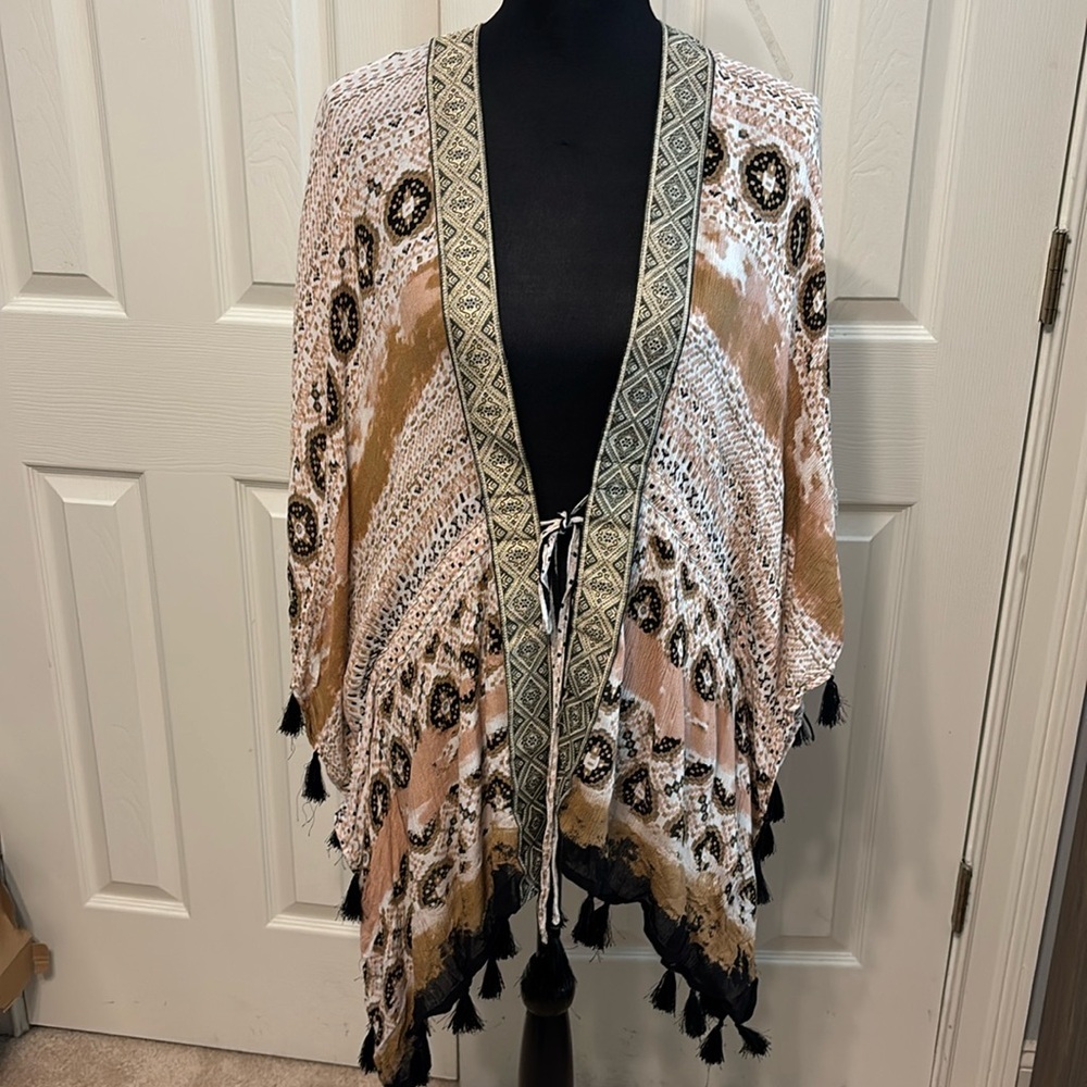 Vince Camuto Printed Ruana